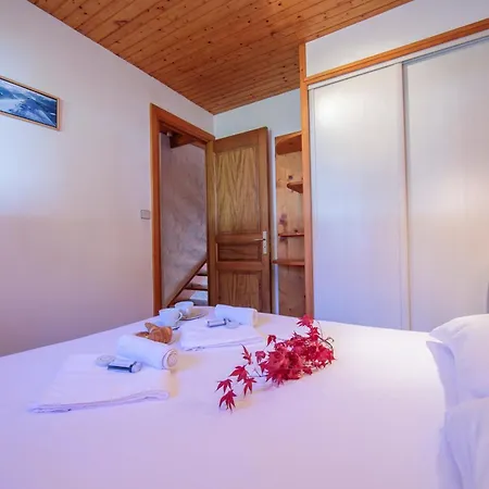 Charpoua - Happy 霞慕尼